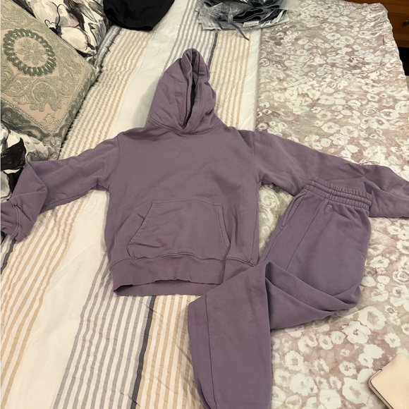 TNA Cozy Fleece Lounge Set​ . Hoodie is XS and pants are XXS - Picture 3 of 7